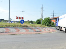 Direcţia Regională de Drumuri şi Poduri Craiova a anulat licitaţia privind achiziţia unor insule centrale modulare pentru realizarea mai multor sensuri giratorii. Valoarea contractului putea ajunge până la 2,8 milioane de euro.