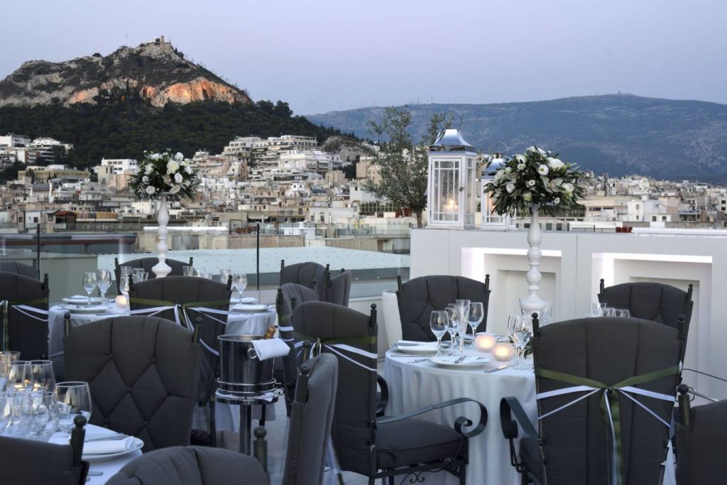 Grecia acordă sprijin de 330 de milioane de euro barurilor și restaurantelor pentru a sprijini redeschiderea acestora