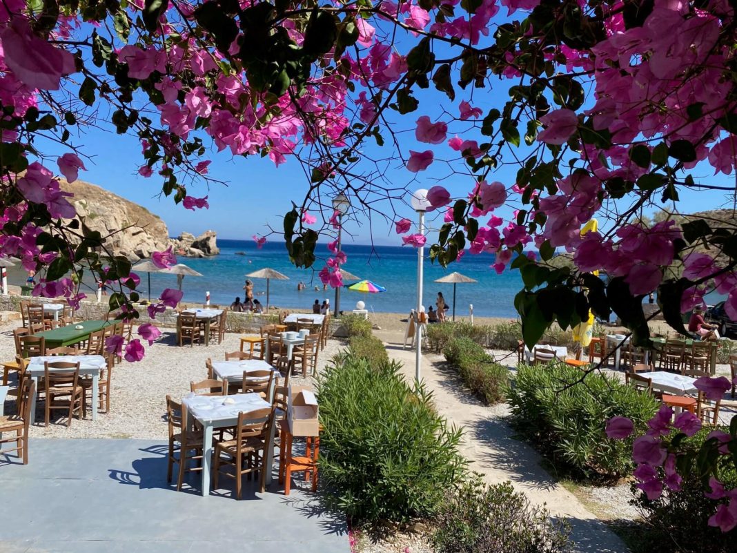 Grecia intenționează să își redeschidă restaurantele de la începutul lunii viitoare