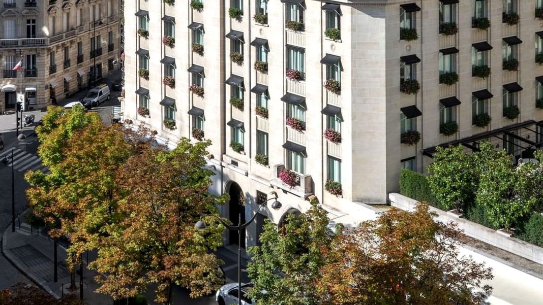 Hotel de lux din Paris, prădat de hoți. Au fost furate bijuterii de 100.000 de euro