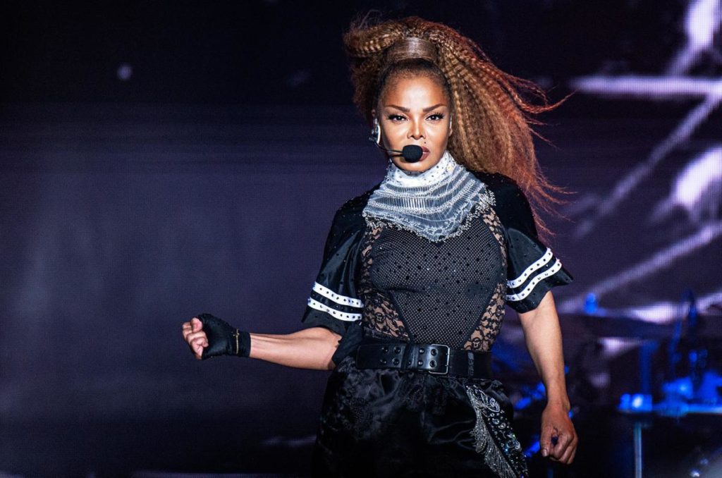 Janet Jackson scoate la licitaţie sute de obiecte personale
