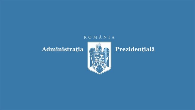 (VIDEO): Preşedintele Iohannis vizitează primul centru de vaccinare drive-thru