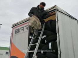 62 de migranţi, găsiţi în automarfare în vamă