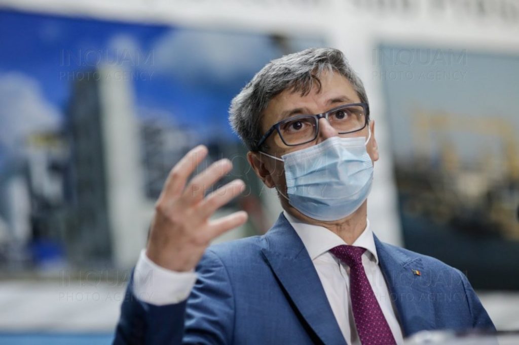 Distribuitorii de energie electrică și gaze naturale nu mai fac față cererilor de racodări