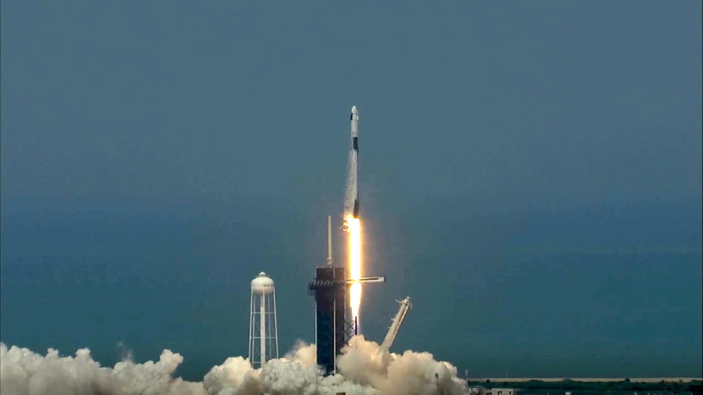 Capsula SpaceX s-a întors de pe Stația Spațială