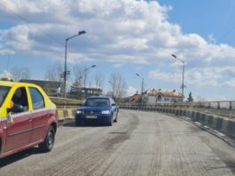Se închide circulația pe pasarela din Târgu Jiu