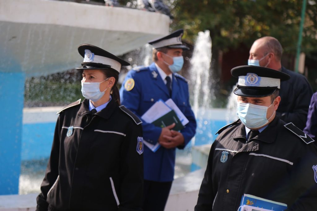 Polițiștii locali, trimiși la pază înainte să intre în vigoare noua organigramă