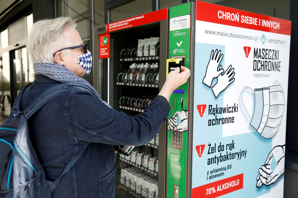 Polonia prelungeşte majoritatea restricţiilor anti-Covid