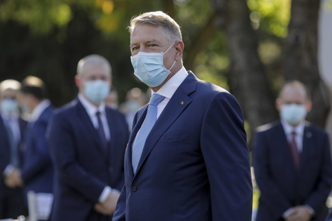 Preşedintele Klaus Iohannis participă, la Porto, la reuniunea informală a Consiliului European, precum şi la Summitul UE - India