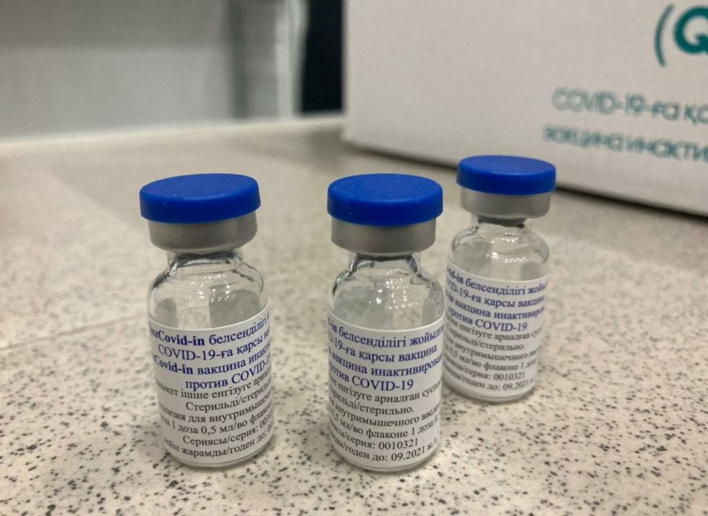 Kazahstanul începe imunizarea anti-Covid cu propriul vaccin, QazVac