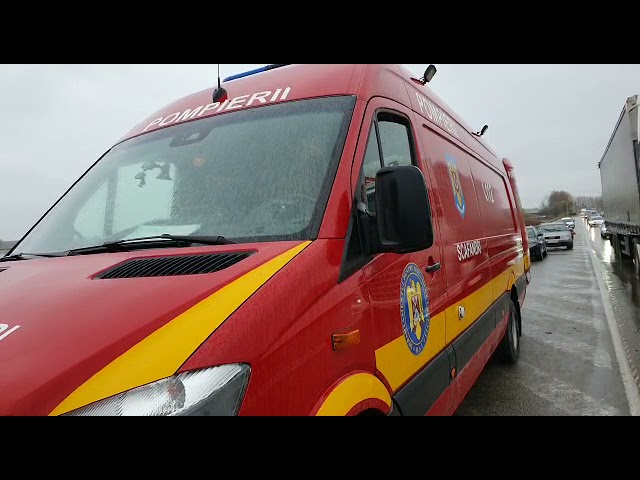 (VIDEO) Operaţiune de căutare a unui bărbat în zona podului peste râul Olt, la Slatina