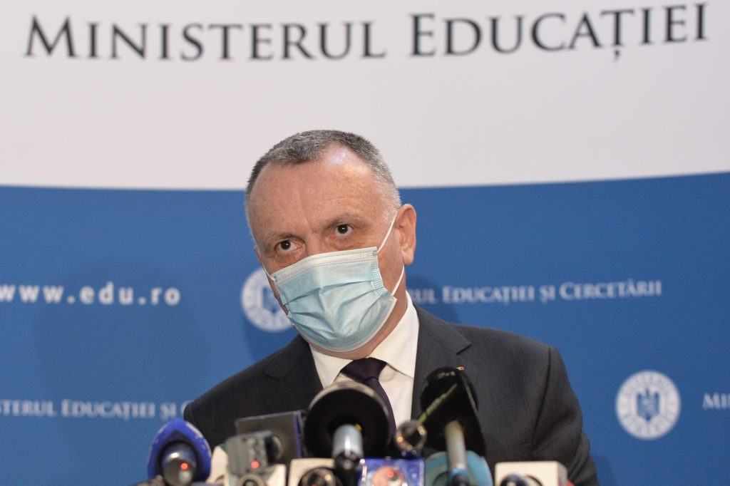 Corectarea la examene se va face online de anul viitor