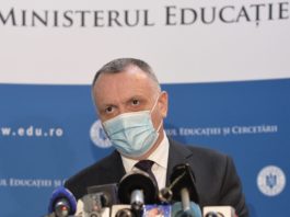Sorin Cîmpeanu a spus că peste 185.000 de angajaţi din sistemul de educaţie sunt imunizaţi