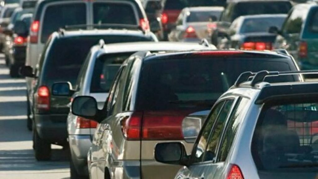 Trafic aglomerat pe autostrada A1, pe DN 1 şi DN 7