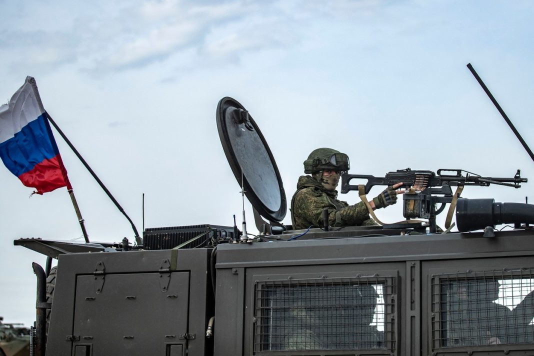 Rusia a anunțat că își retrage trupele de la granița cu Ucraina și Crimeea