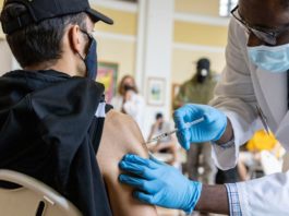 Un stat american oferă 100 de dolari tinerilor care se vaccinează