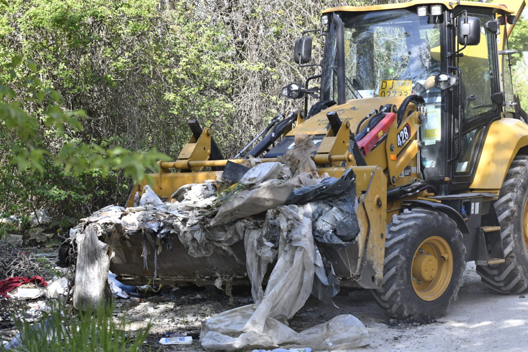 (Galerie foto): Amenzi de peste 200.000 de lei pentru tone de deșeuri aruncate ilegal