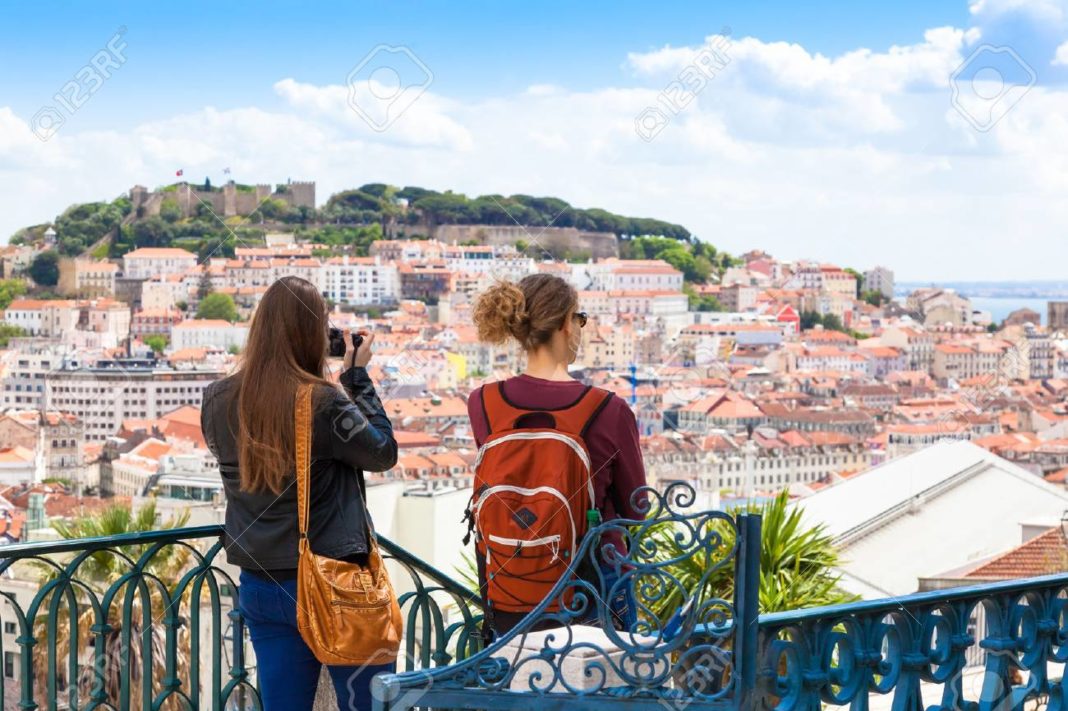 Portugalia va autoriza de luni călătoriile în scop turistic pentru persoanele din majoritatea ţărilor europene