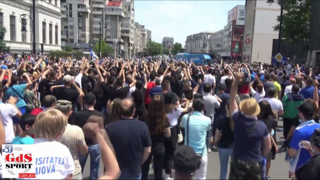 O mare alb-albastră a sărbătorit la Universitate. Vezi video cu bucuria „leilor“!