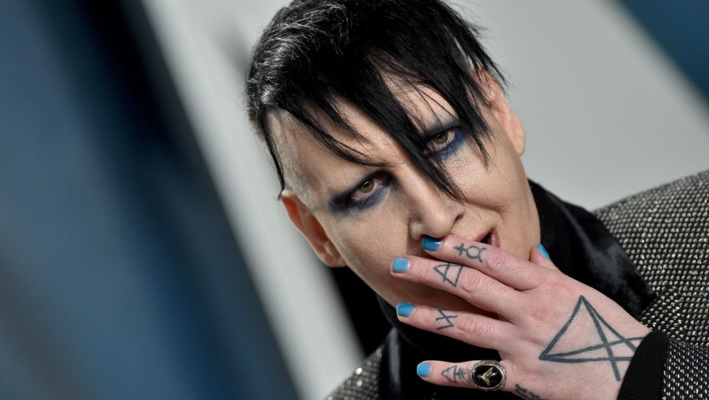 Mandat de arestare pe numele lui Marilyn Manson, acuzat de agresiune