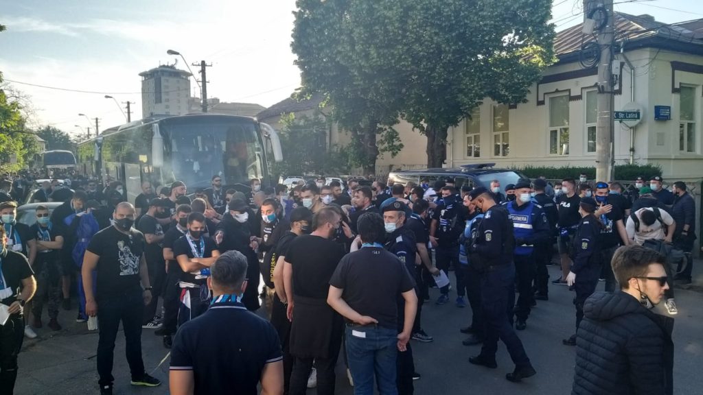 Cupa României / Suporterii Craiovei, la un pas să nu intre pe stadion. FRF a cedat!