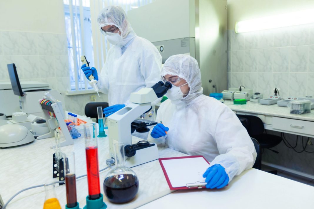 Oamenii de ştiinţă din Germania susțin că au descoperit cauza formării cheagurilor de sânge provocate de vaccinurile anti-COVID