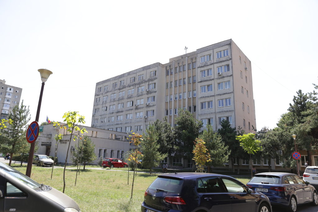 Spitalul de Boli Infecţioase „Victor Babeş“ din Craiova va fi reabilitat termic cu fonduri europene. Finanţarea a fost obţinută în martie 2019, licitaţia pentru execuţia lucrărilor a fost lansată luni.