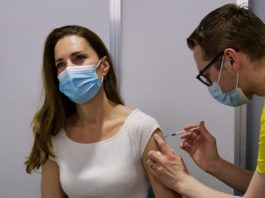 Kate Middleton, soţia prinţului William, s-a vaccinat anti-Covid