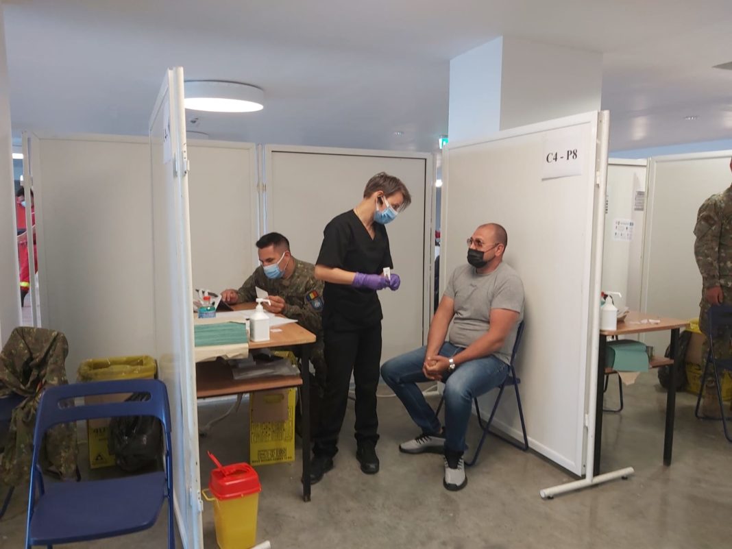 Centrul de vaccinare de la Sala Polivalentă Craiova, primul pe țară. A depăşit media zilnică de 96 de persoane vaccinate/flux
