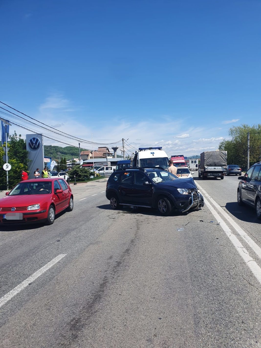 Coliziune între două autoturisme pe DN 64