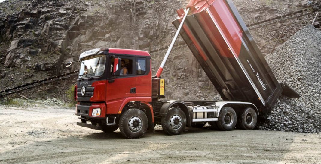 Compania de Apă Oltenia continuă achiziţia de utilaje. Vrea autoutilitare şi autobasculante de 1,3 milioane de euro