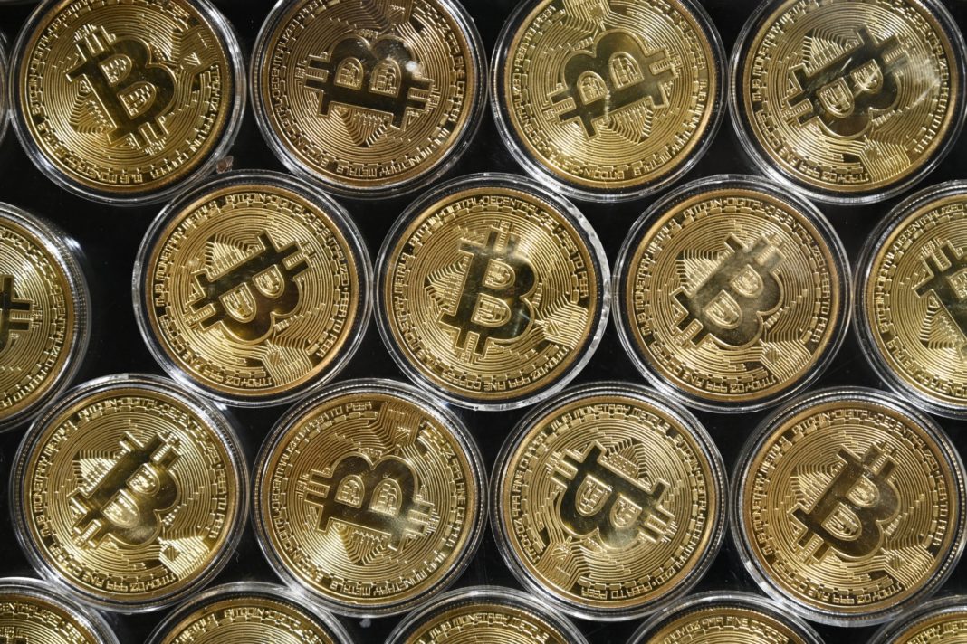 Mină ilegală de bitcoin, descoperită de poliția britanică