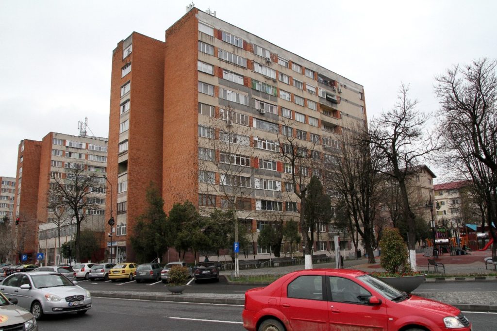 Vâlcea: Se va anvelopa termic blocul A4 din Ostroveni