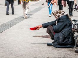 Basel acordă persoanelor fără adăpost un voucher de călătorie către o destinație europeană, cu condiția să nu se întoarcă în Elveția