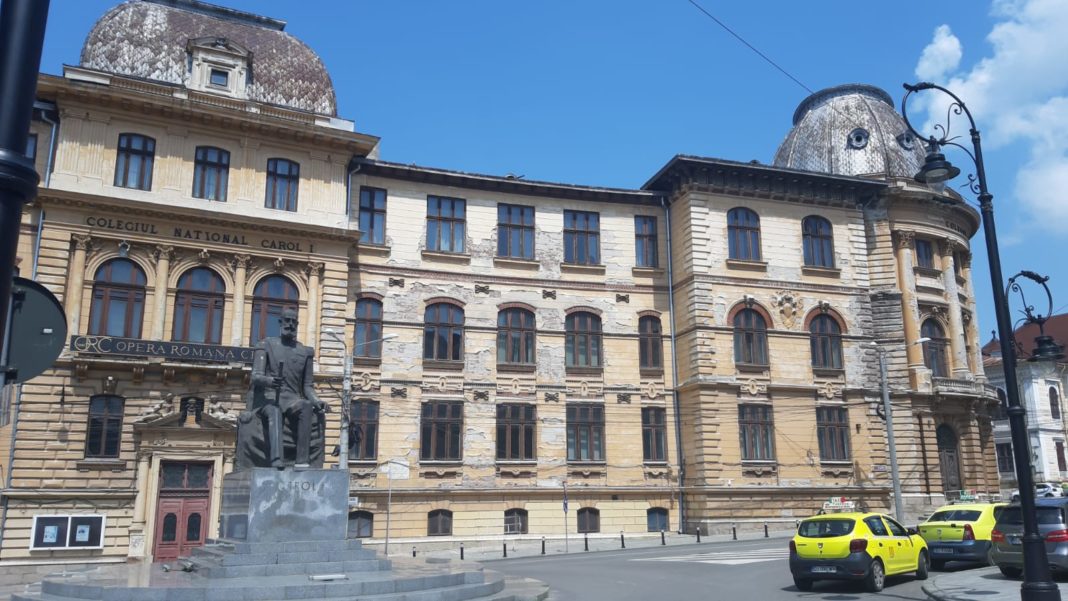 O elevă de la Colegiul 