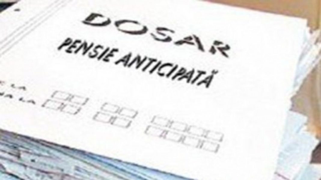 dosar-pensie-anticipata-1280x720 Aproximativ 125.000 de români au ieșit la pensie anticipat în 2020