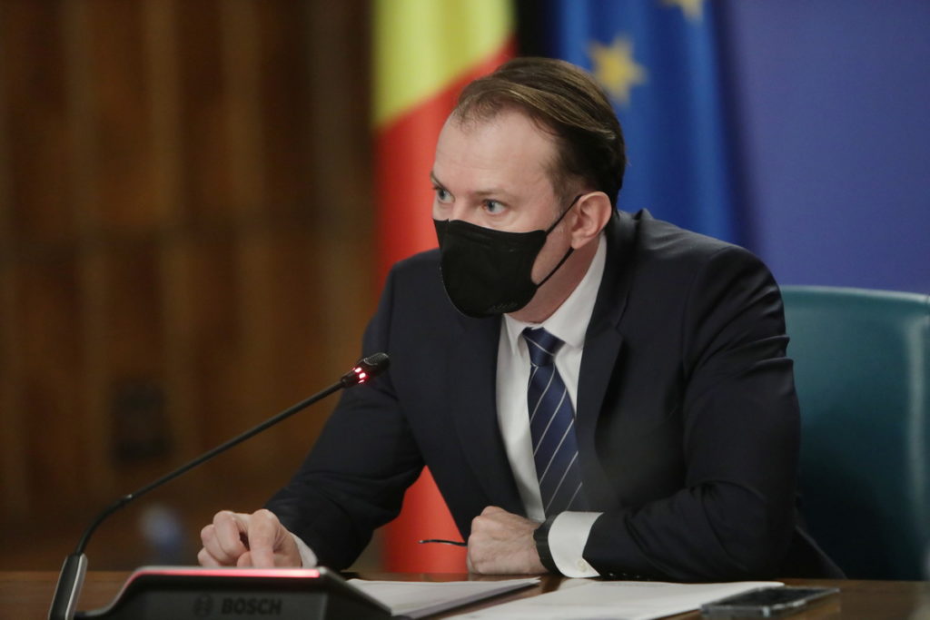 Florin Cîțu vizitează localitatea Ocoliș, grav afectată de inundații