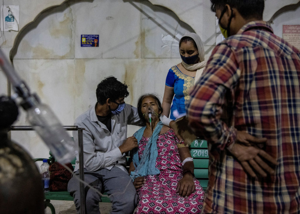 Marea Britanie trimite 1000 de ventilatoare în India