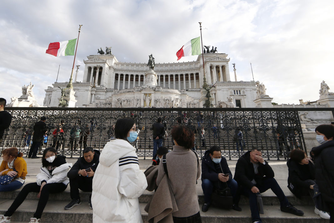 Italia își redeschide graniţele pentru turiştii vaccinaţi