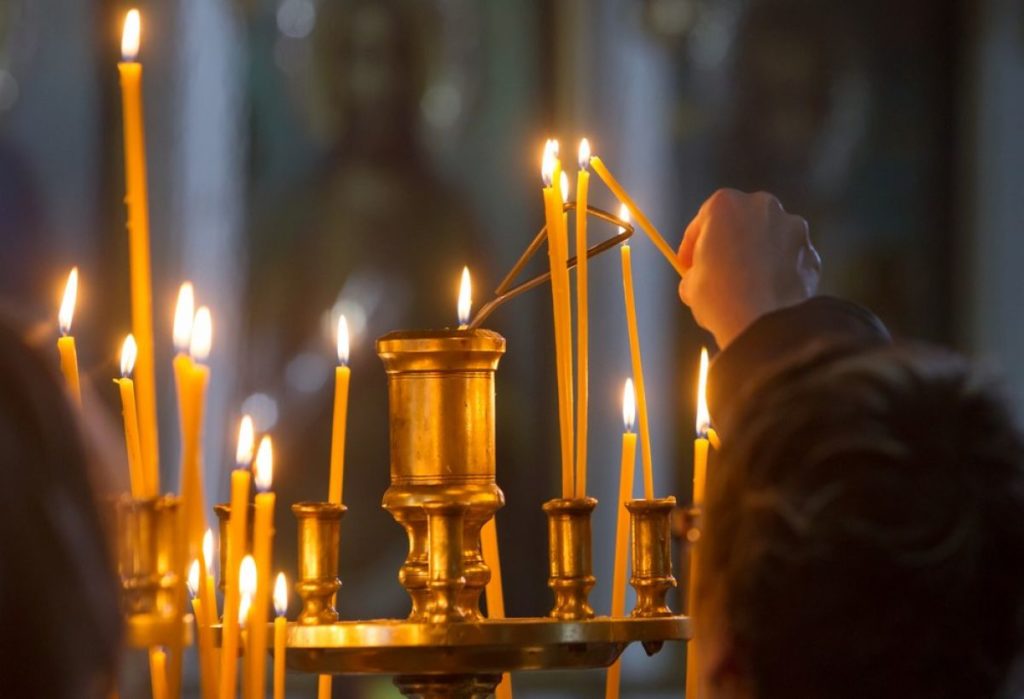 Sfânta Lumină va fi adusă astăzi de la Ierusalim