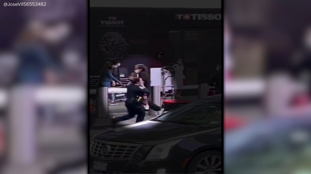 VIDEO: Împușcături în plină zi în New York. Fetiță de 4 ani, rănită