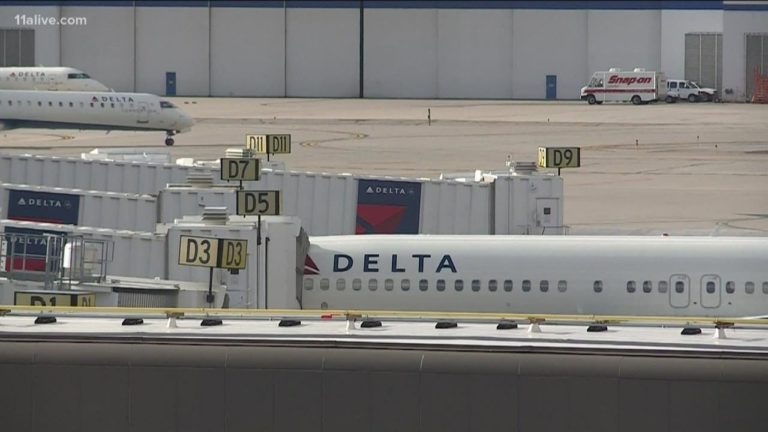 Delta Air Lines va impune viitorilor angajaţi să fie vaccinaţi anti COVID-19