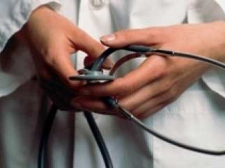 Medici din Craiova, acuzaţi că au dat zeci de concedii medicale fictive