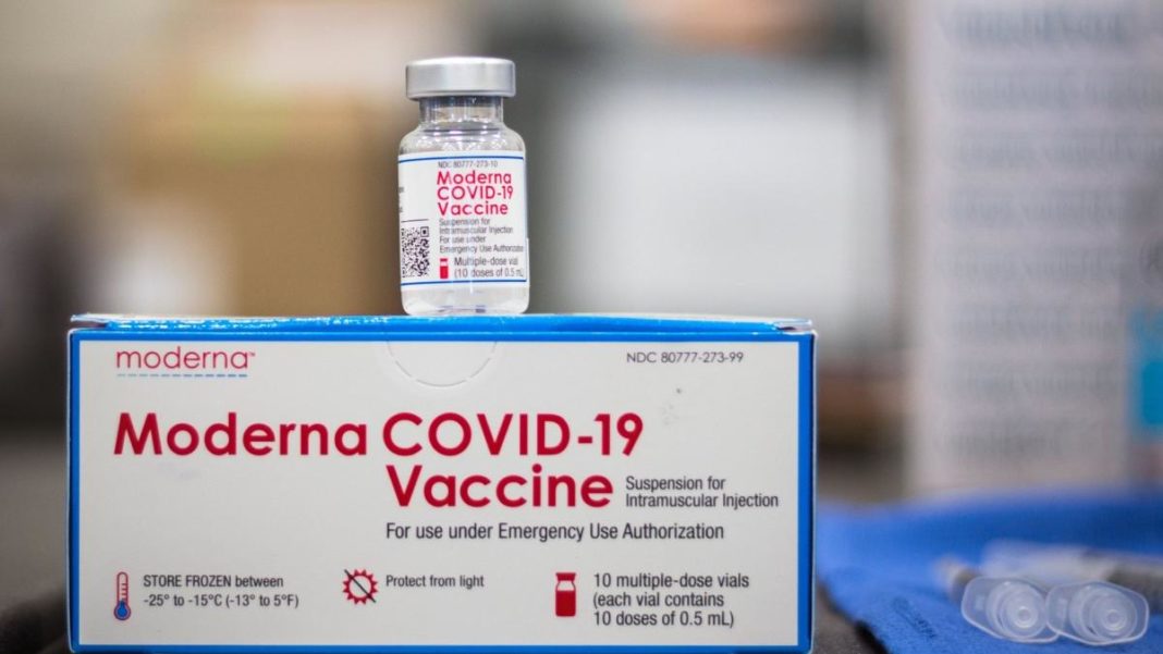 Primul vaccin optimizat de Moderna neutralizează variantele apărute în Africa de Sud şi Brazilia
