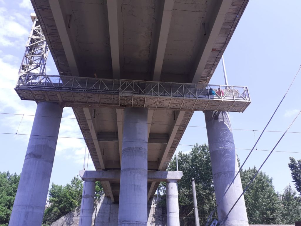 (VIDEO) Cum se lucrează la podul peste triaj din zona Consul