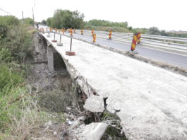 Firma Domarcons din Craiova va trebui să reabiliteze şi să consolideze până în toamnă podul de pe DN 55, de pe raza comunei Malu Mare