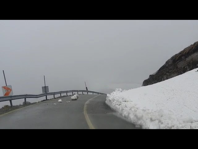 (VIDEO) Gorj: Zăpadă de 4 metri pe Transalpina