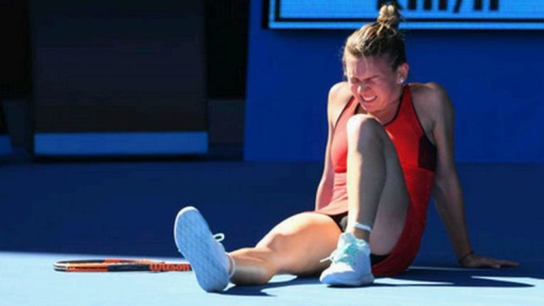 Aproape de victorie, dar mare ghinion! Halep s-a accidentat și a abandonat la Roma