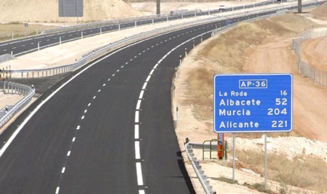 Spania vrea ca toate autostrăzile publice din țară să aibă un sistem de taxare