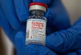 OMS a omologat și vaccinul contra COVID-19 de la Moderna